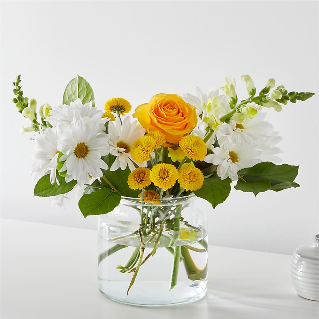 Sun Salutation Bouquet – Rhonda Wolke Designs, Ottawa OH