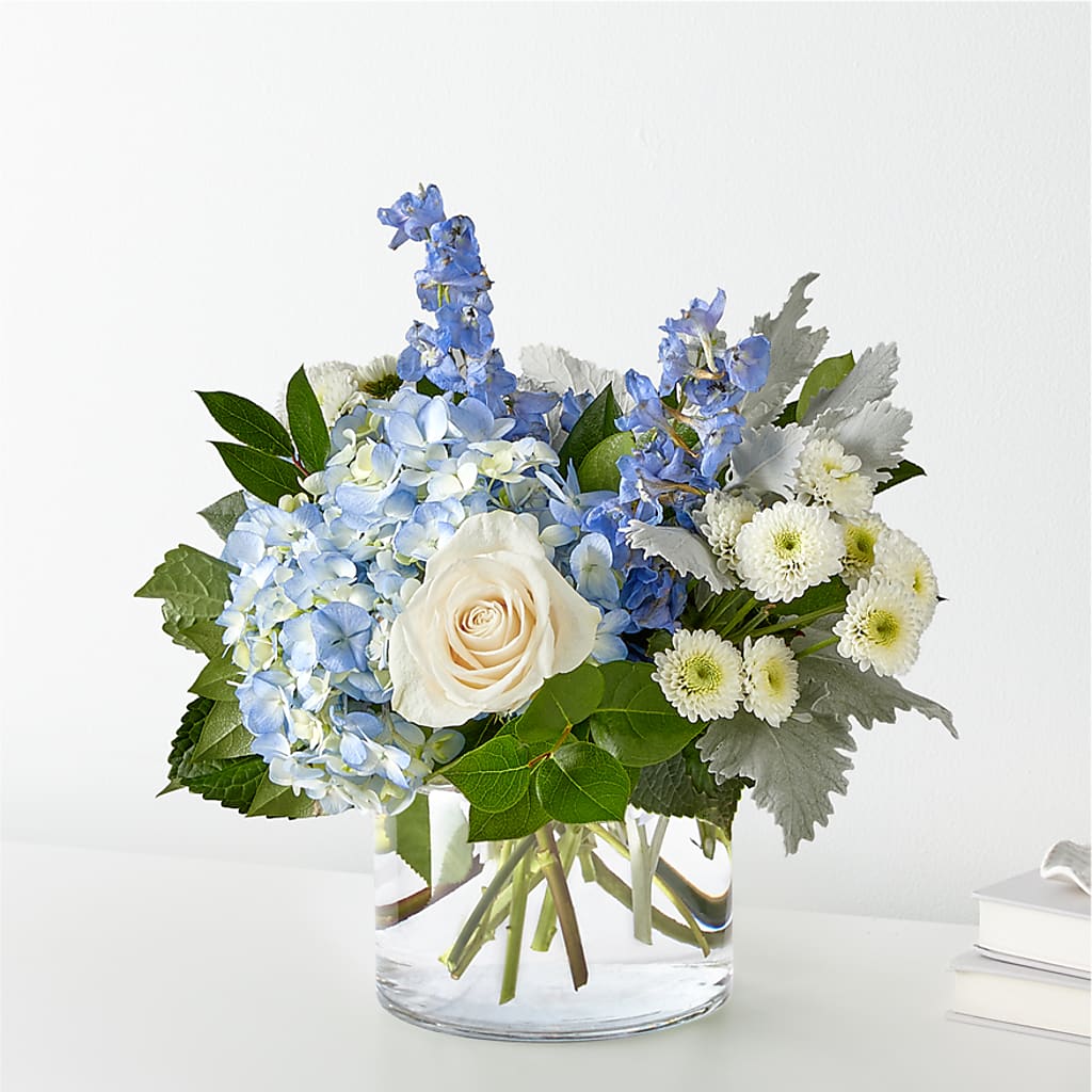 Clear Skies Bouquet – Rhonda Wolke Designs, Ottawa OH
