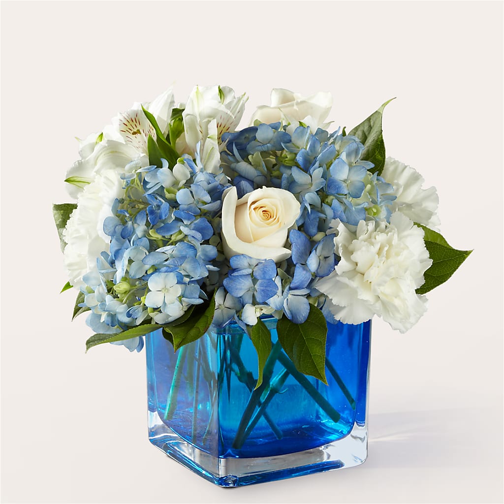 Soothing Waters Bouquet – Rhonda Wolke Designs, Ottawa OH