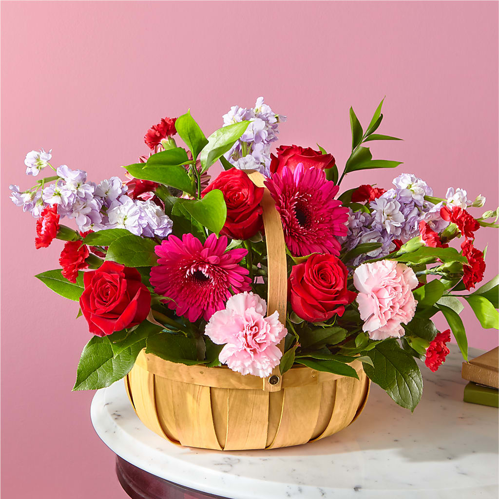 Pink Picnic Basket – Rhonda Wolke Designs, Ottawa OH