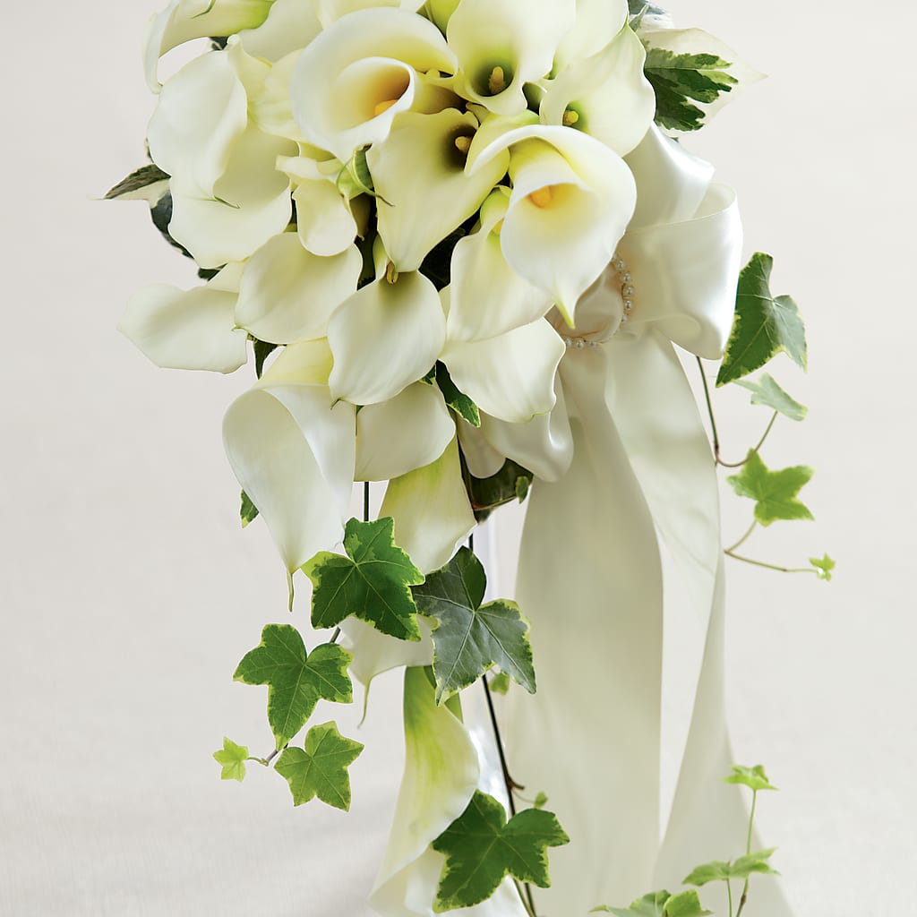 White Chapel Bouquet – Rhonda Wolke Designs, Ottawa OH