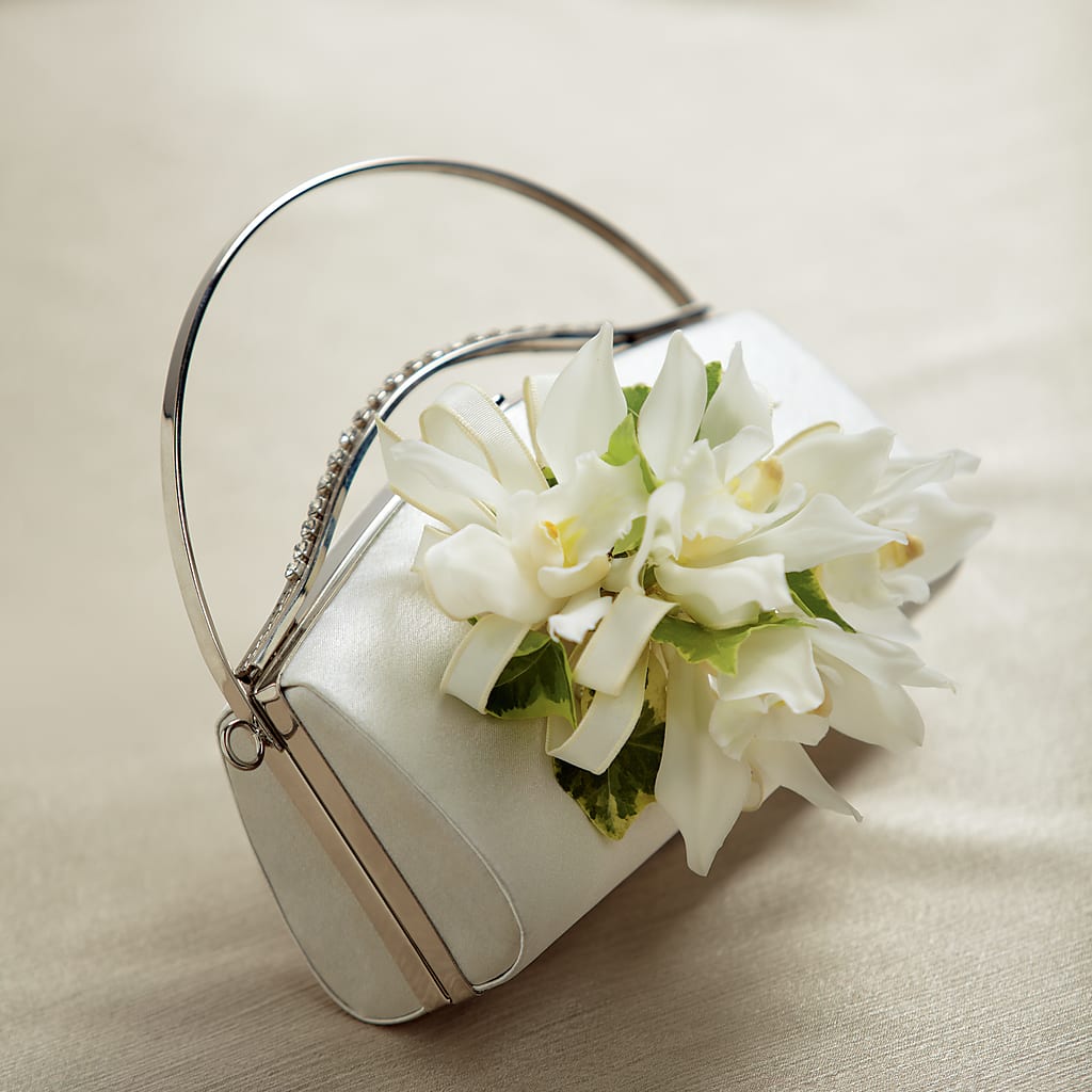 White Purse Decor – Rhonda Wolke Designs, Ottawa OH