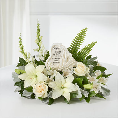 Holding You Close Arrangement –  Rhonda Wolke Designs, Ottawa OH