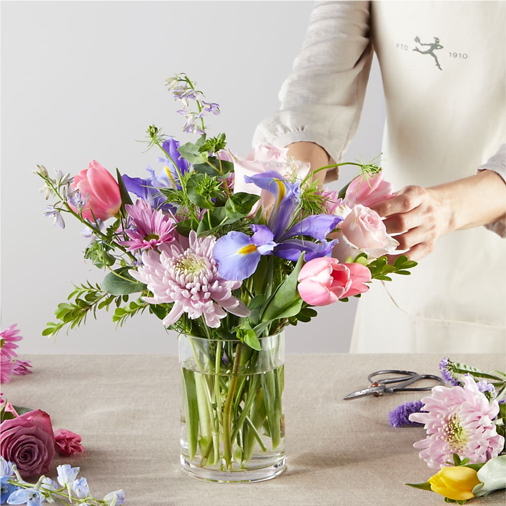 Pastel Tradition - A Florist Original –  Rhonda Wolke Designs, Ottawa OH