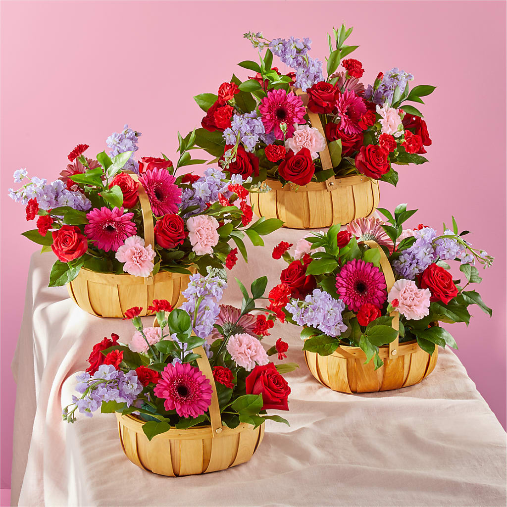 Pink Picnic Basket –  Rhonda Wolke Designs, Ottawa OH
