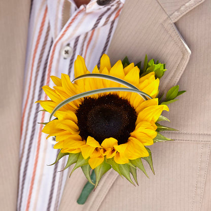 Free Spirit Boutonniere –  Rhonda Wolke Designs, Ottawa OH